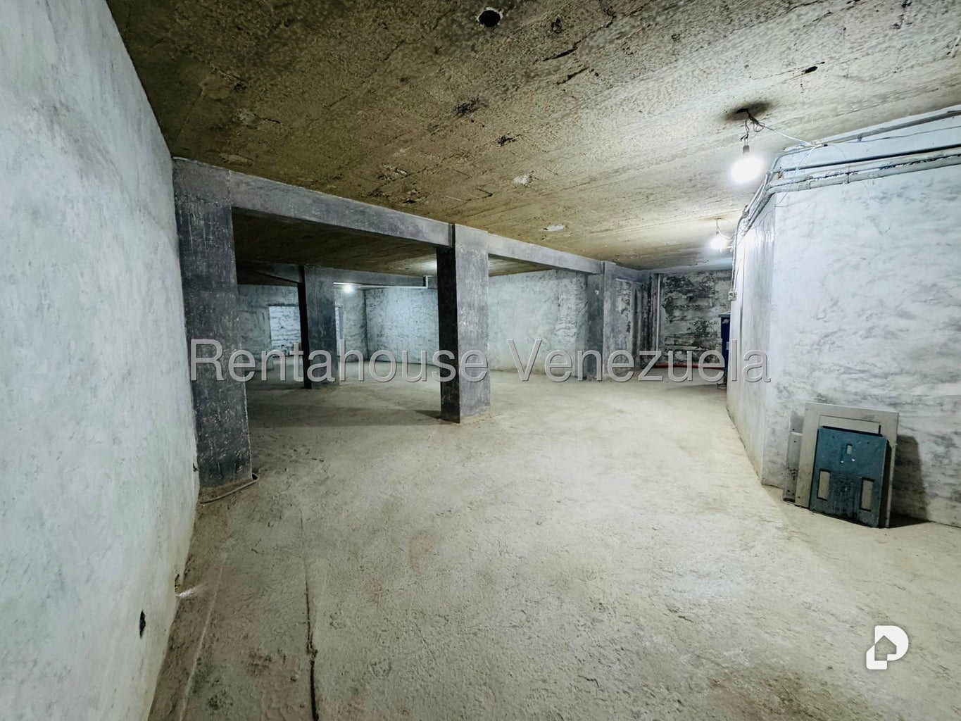 Local comercial en Parroquia Altagracia, Caracas – 27