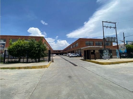 Local comercial en Los Guayos - 1