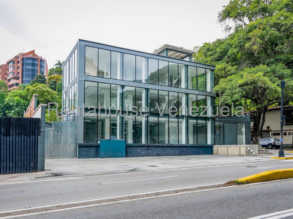 Commercial space in Chuao, Caracas - 1