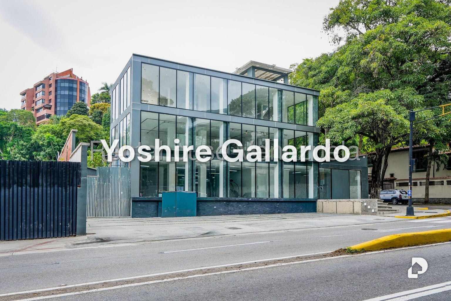 Local comercial en Chuao, Caracas – 1
