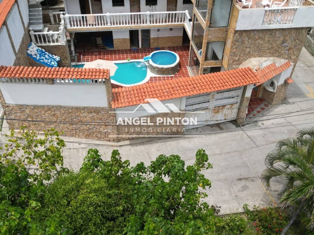 Edificio en Naiguata, La Guaira - 1