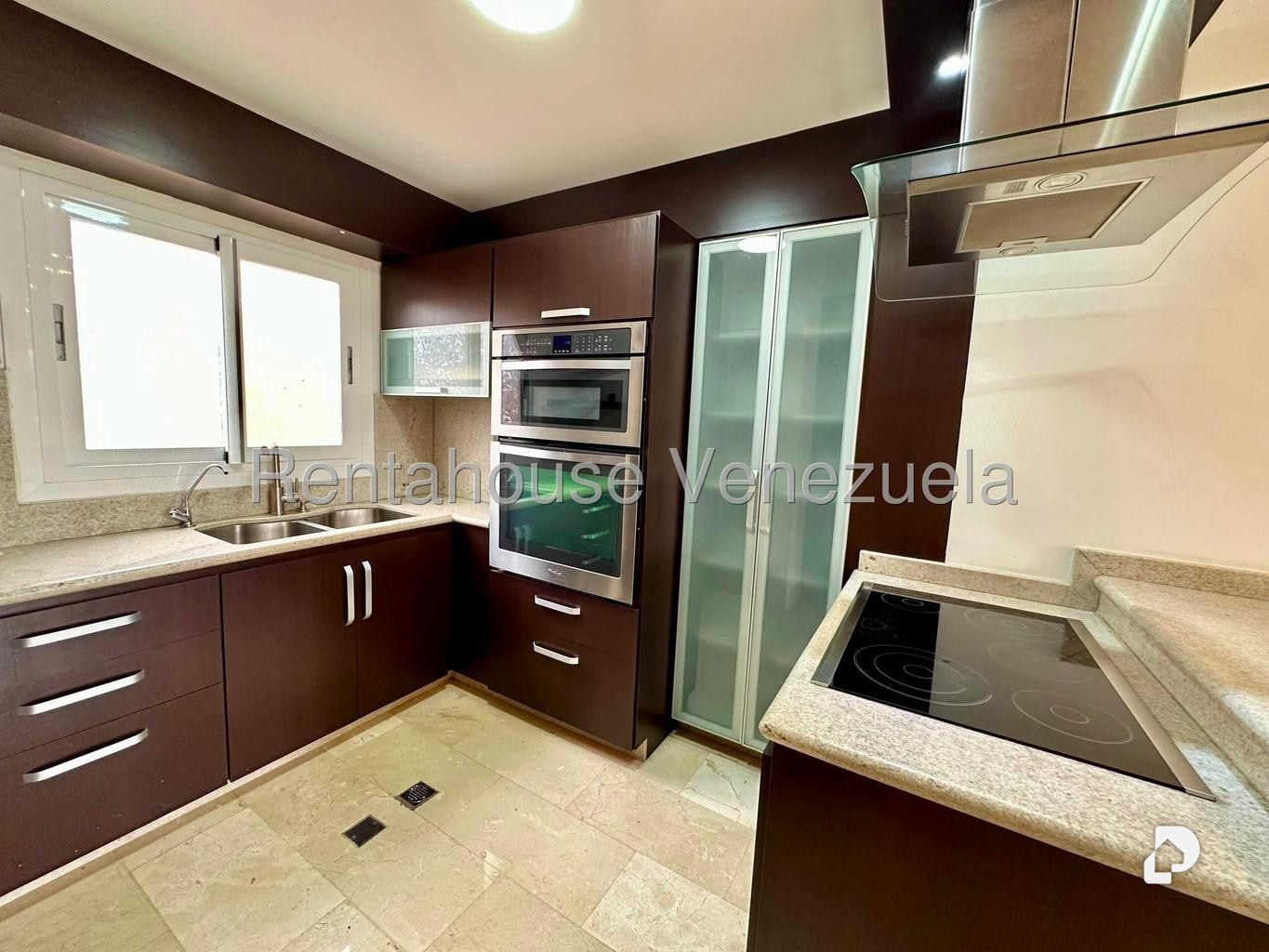 Apartamento en El Rosal, Caracas – 10