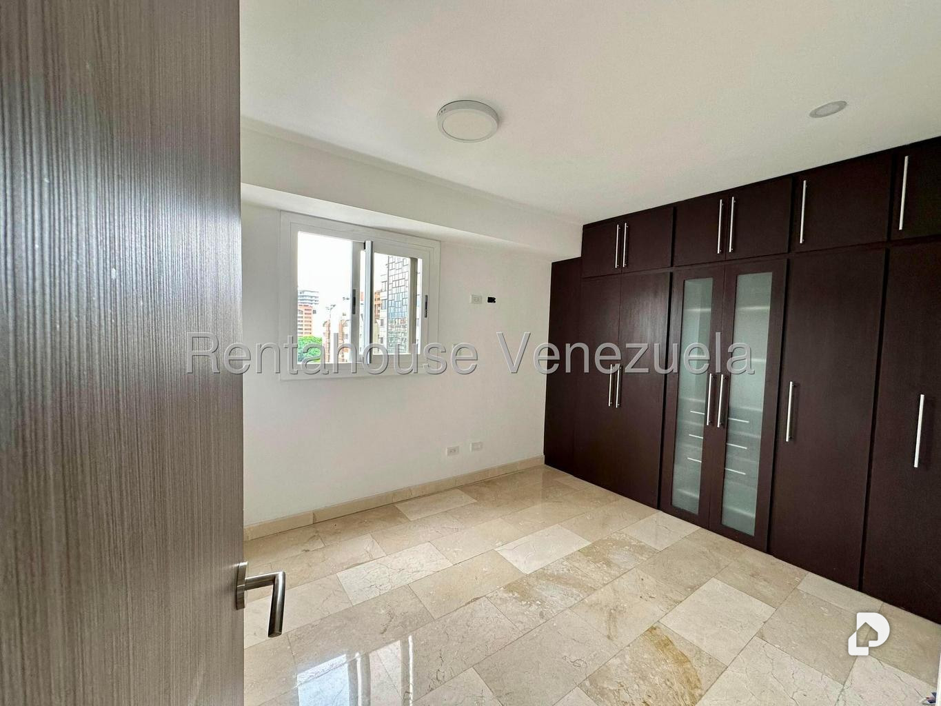 Apartamento en El Rosal, Caracas – 23