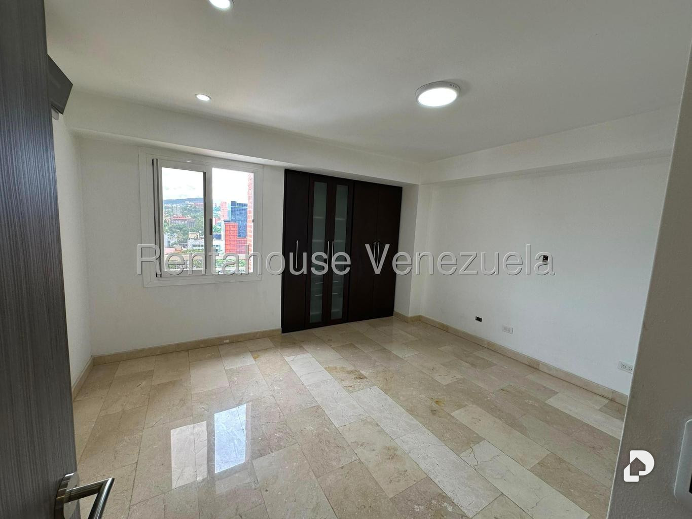 Apartamento en El Rosal, Caracas – 18