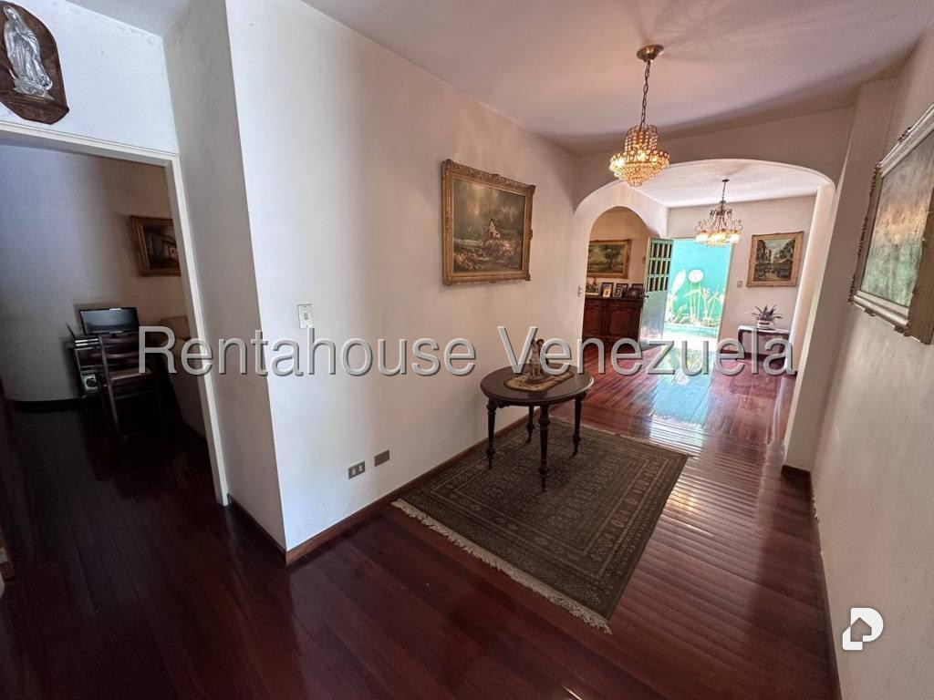 Casa en Altamira, Caracas – 17