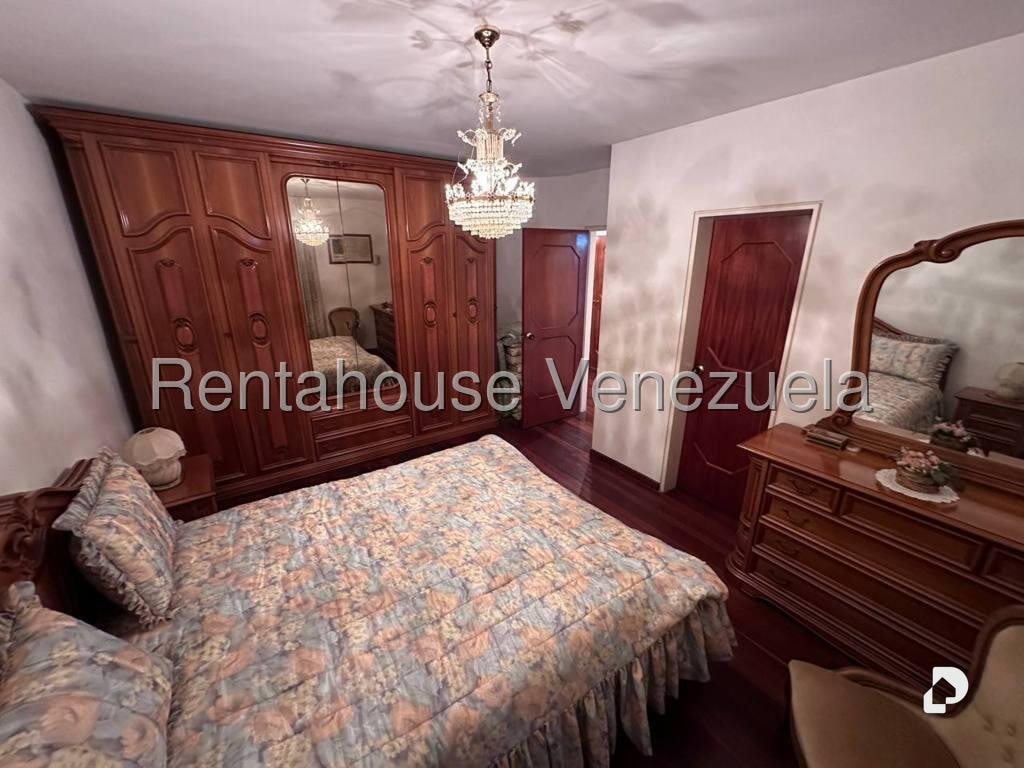 Casa en Altamira, Caracas – 30