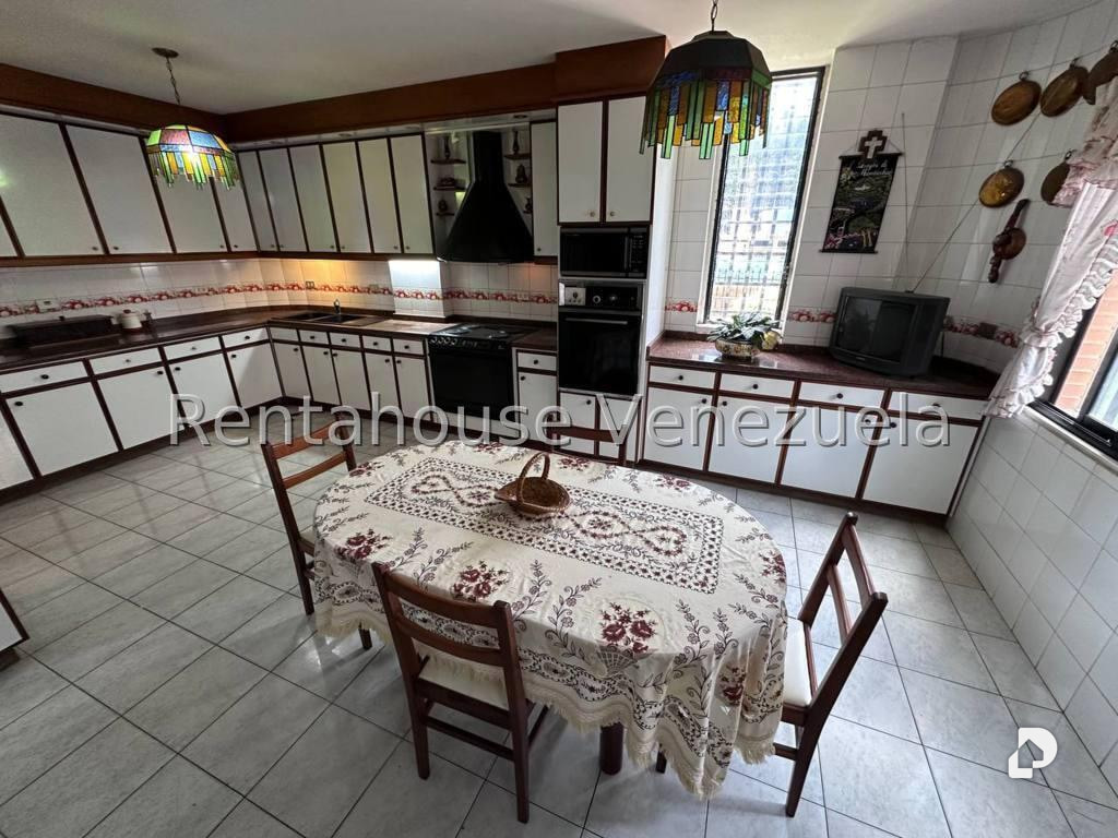 Casa en Altamira, Caracas – 22