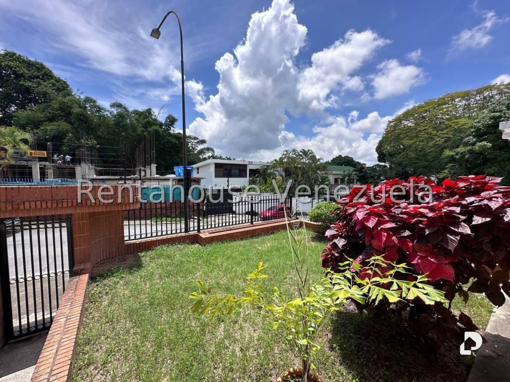 Casa en Altamira, Caracas – 15
