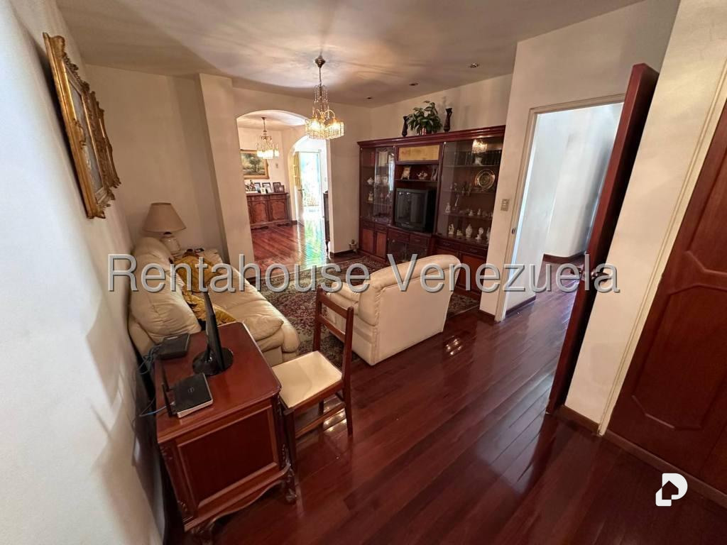 Casa en Altamira, Caracas – 21