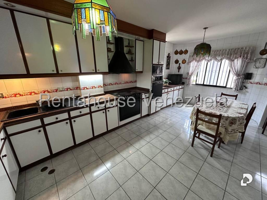Casa en Altamira, Caracas – 8