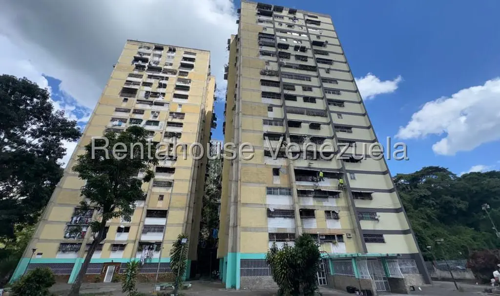 Apartamento en Caricuao, Caracas - 1