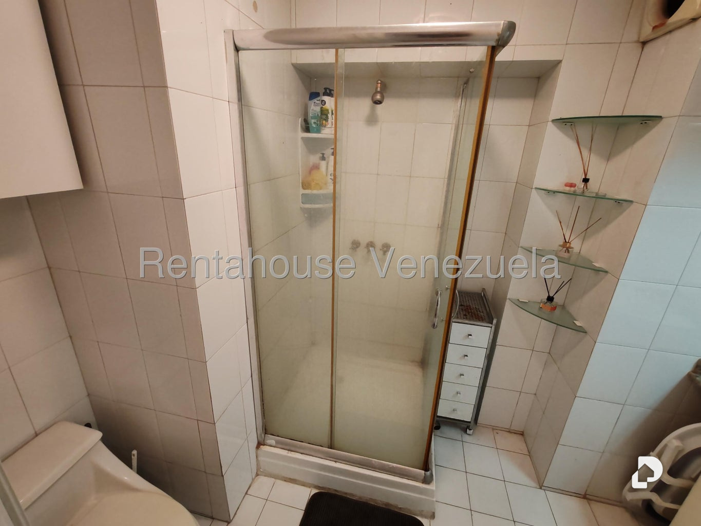 Apartamento en Los Palos Grandes, Caracas – 8