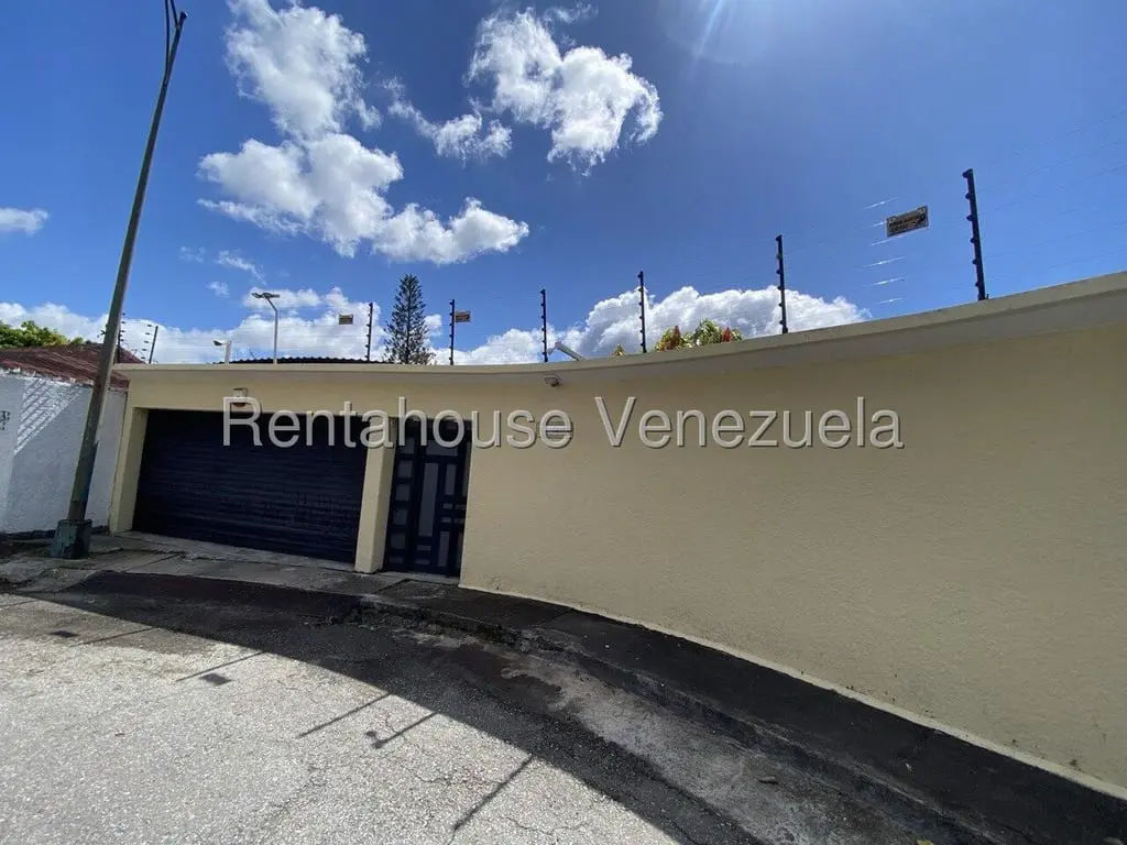 Casa en Lomas De La Trinidad, Caracas - 1