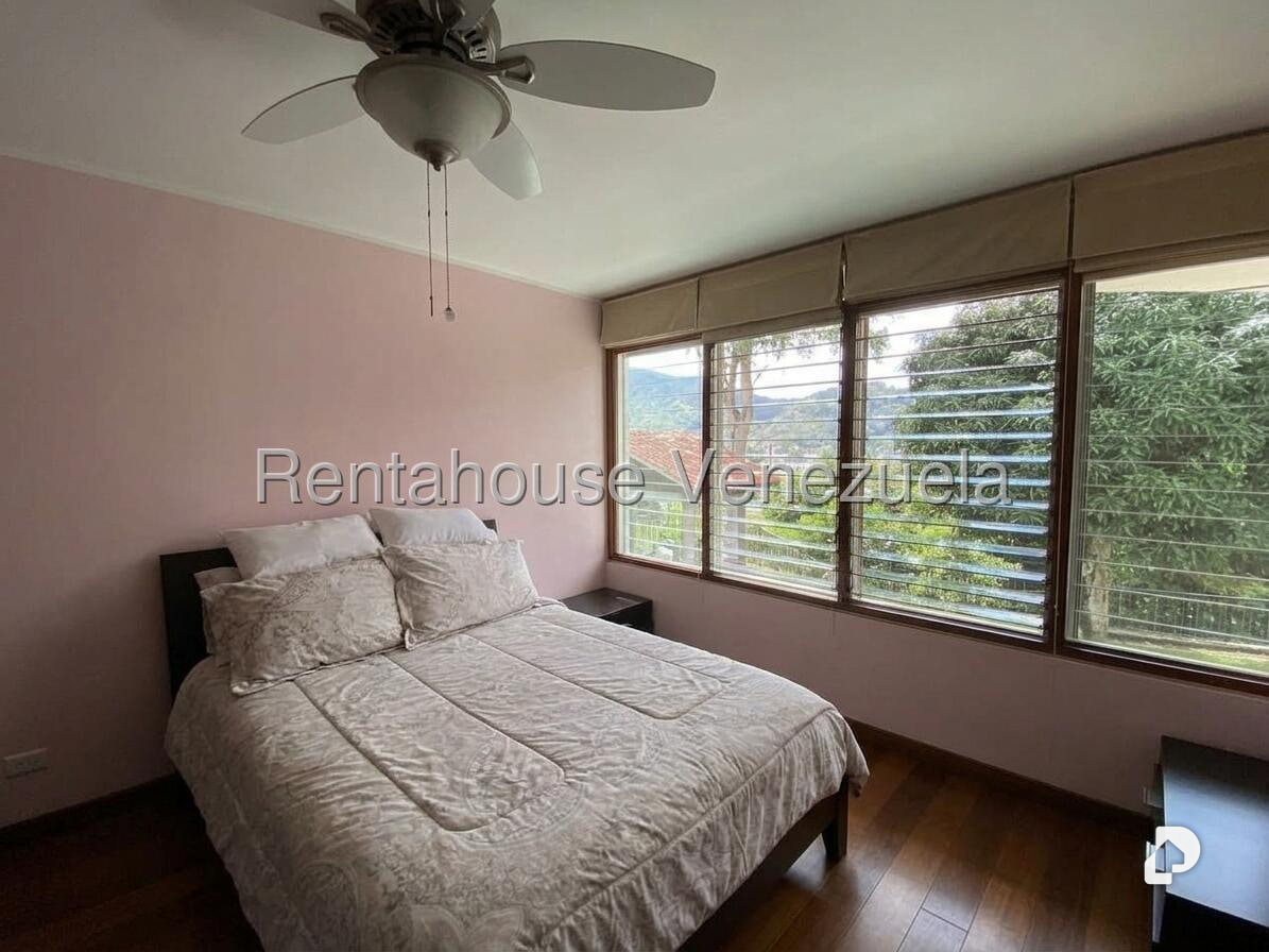 Casa en Lomas De La Trinidad, Caracas – 23