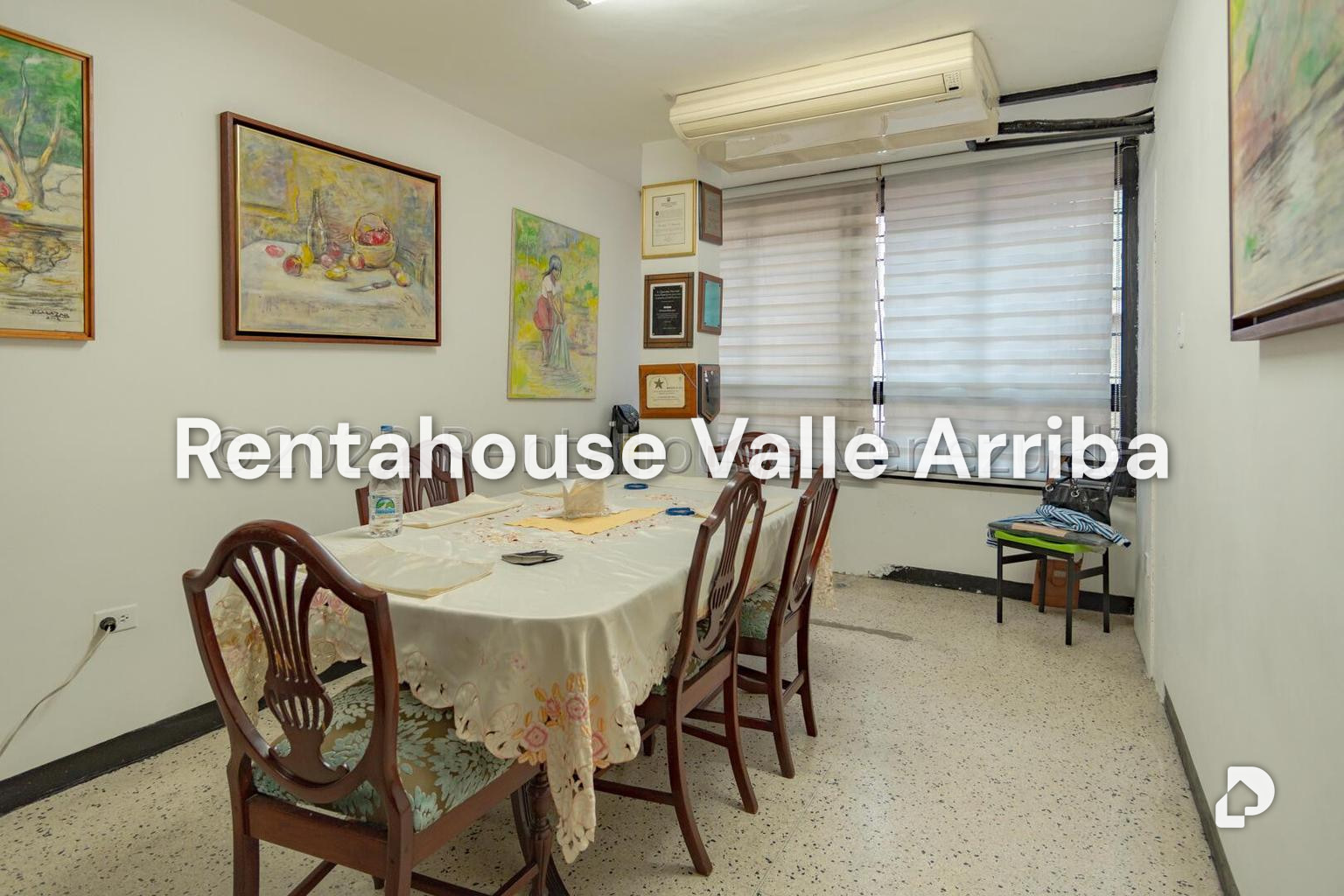 Casa en Parroquia Santa Teresa, Caracas – 12