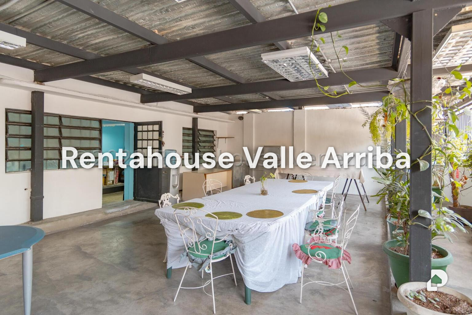 Casa en Parroquia Santa Teresa, Caracas – 29