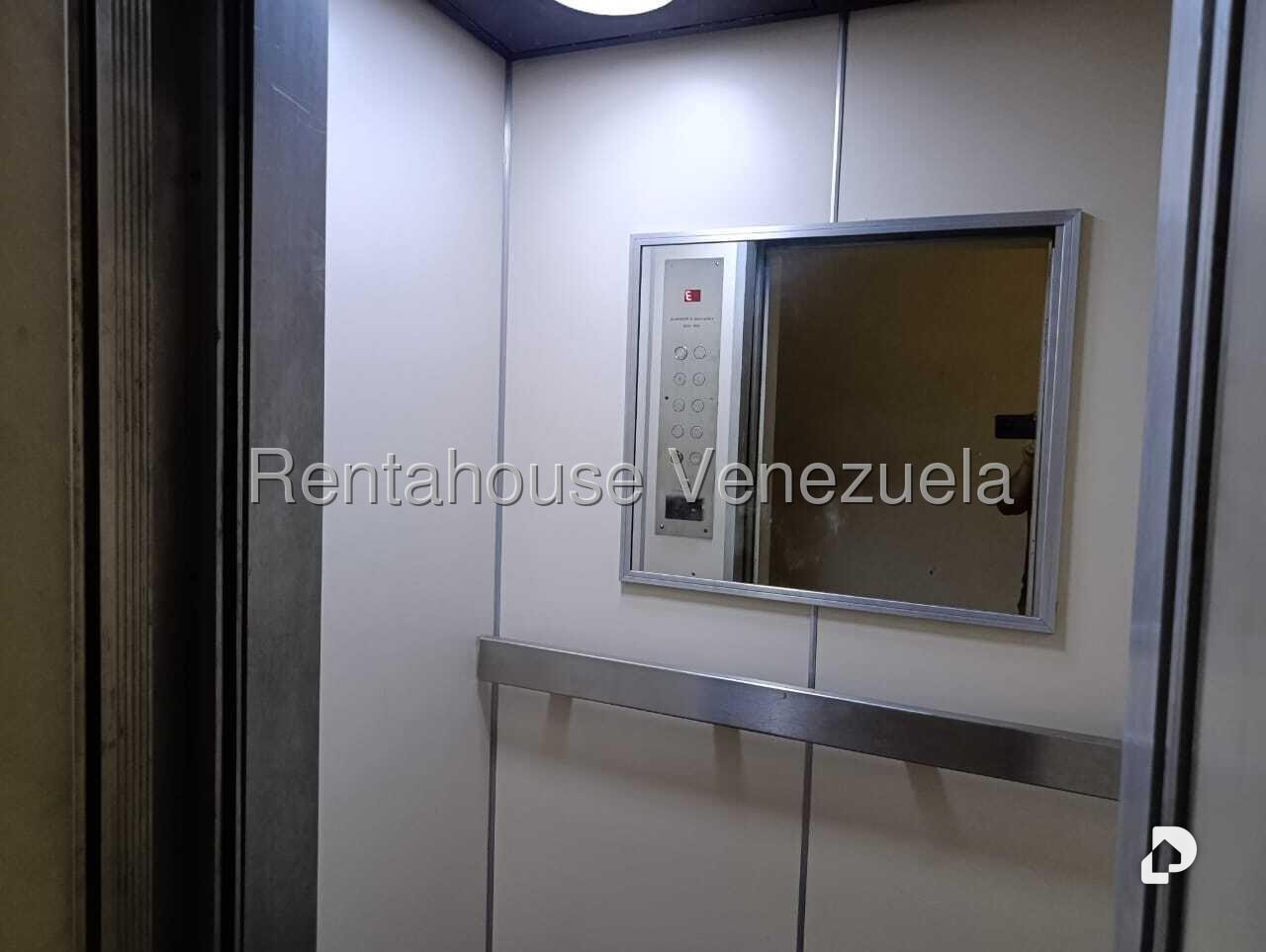 Apartamento en Los Rosales, Caracas – 18