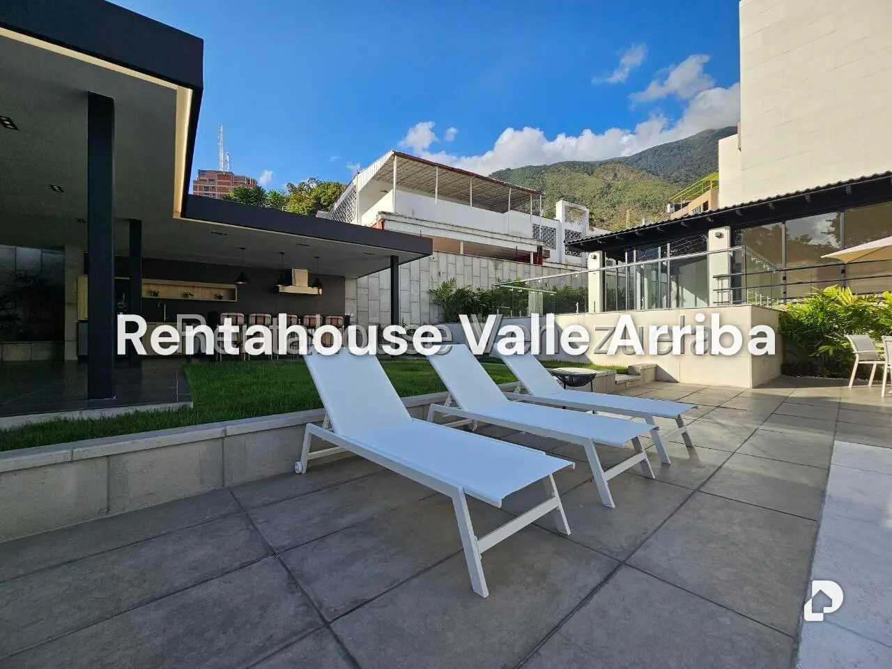 Casa en Altamira, Caracas – 30