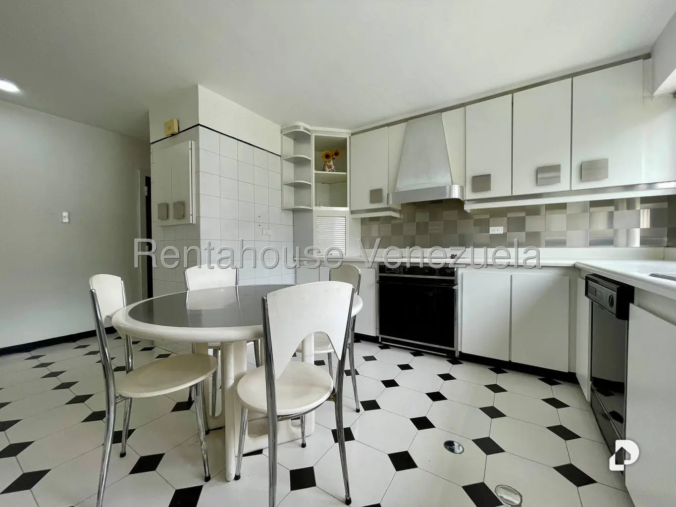 Apartamento en La Florida, Caracas – 28