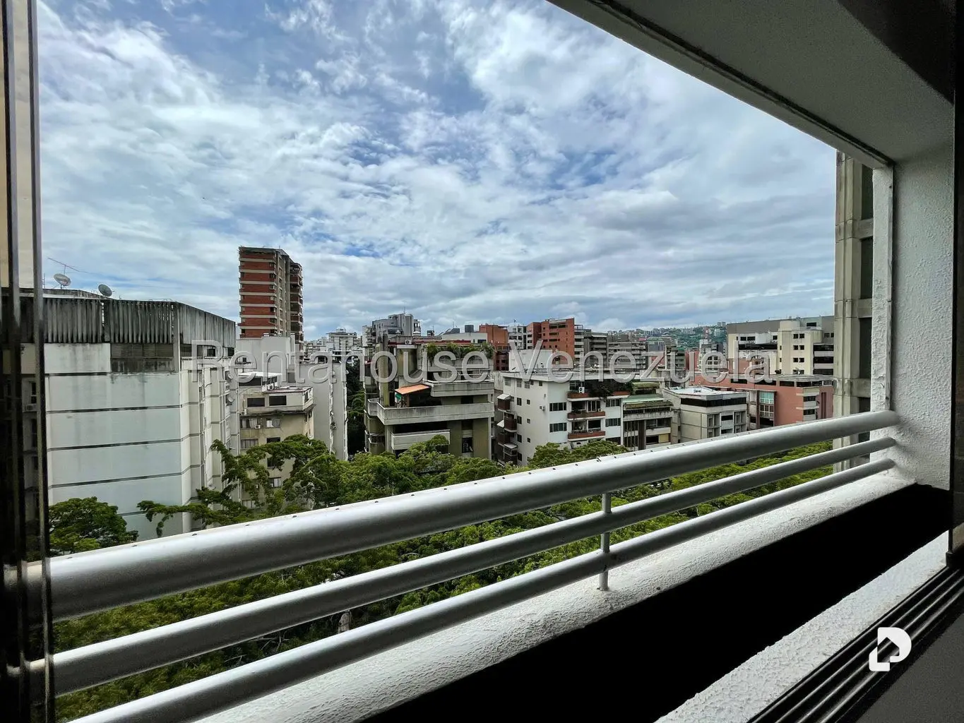 Apartamento en La Florida, Caracas – 17