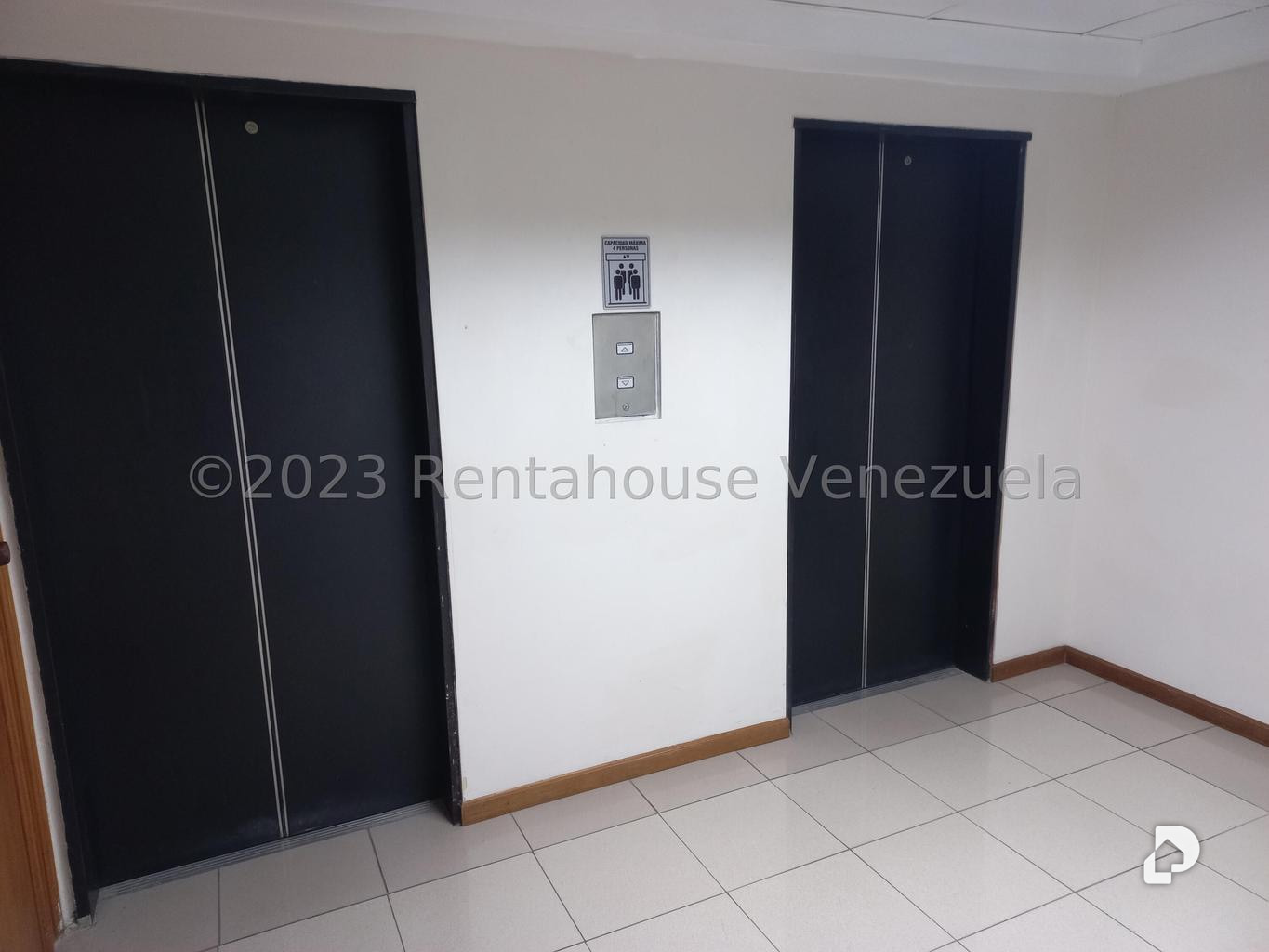 Oficina en Las Mercedes, Caracas – 26