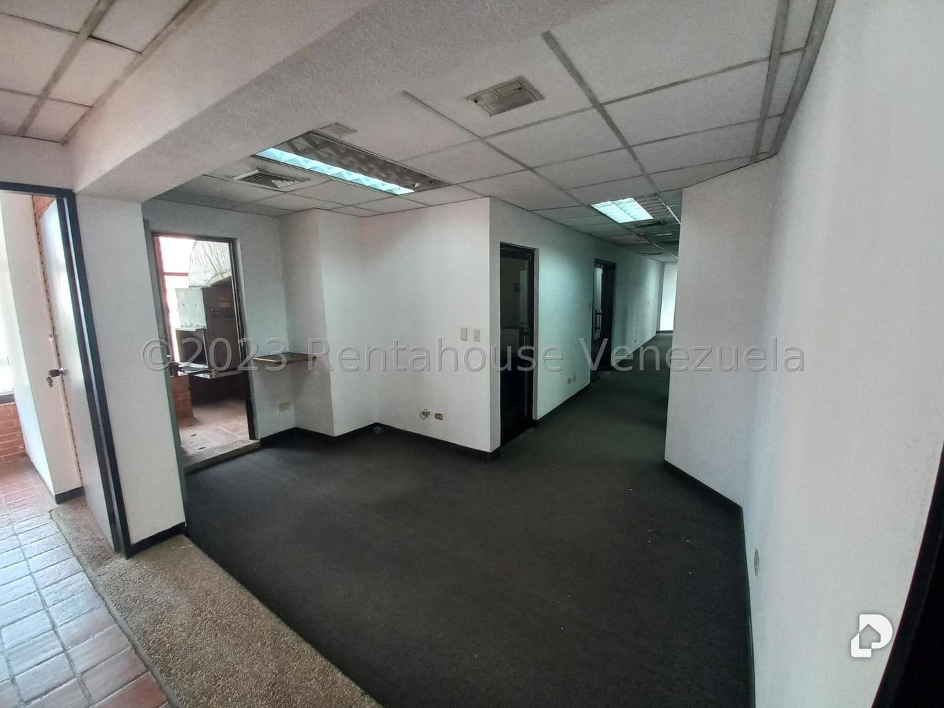Oficina en Las Mercedes, Caracas – 22