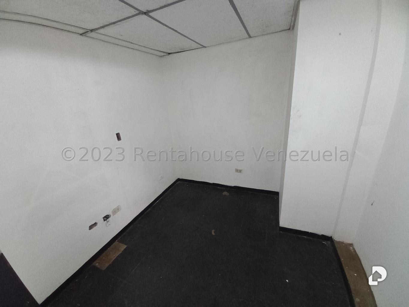 Oficina en Las Mercedes, Caracas – 21