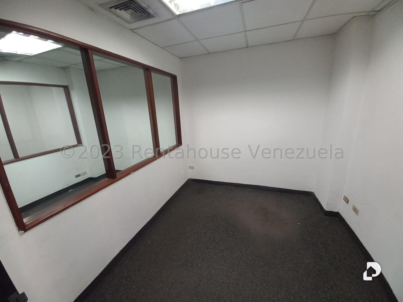 Oficina en Las Mercedes, Caracas – 8