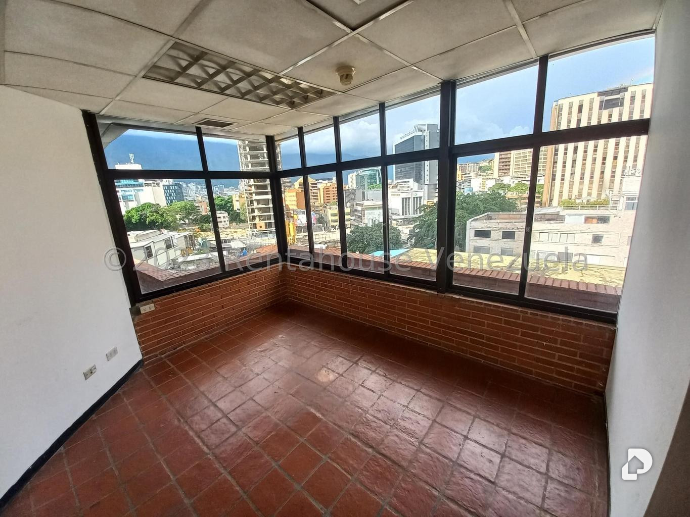 Oficina en Las Mercedes, Caracas – 10