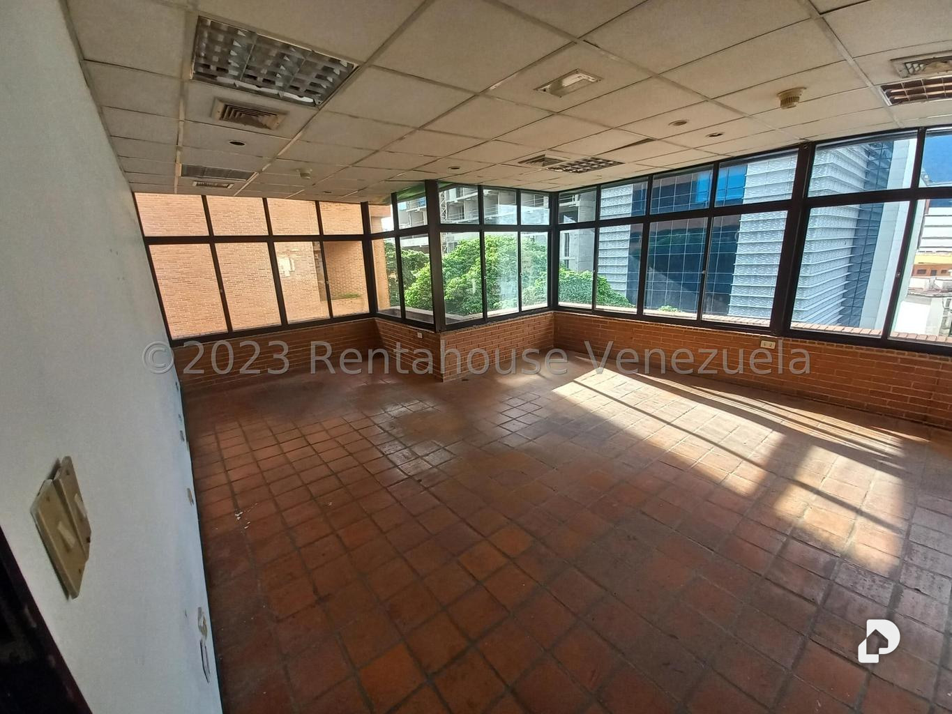 Oficina en Las Mercedes, Caracas – 15