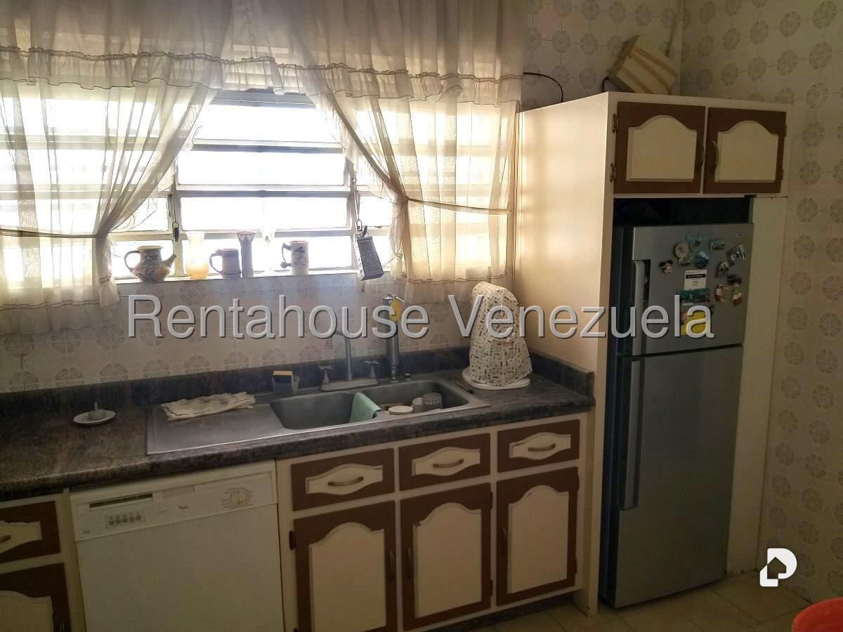 Casa en Los Palos Grandes, Caracas – 12
