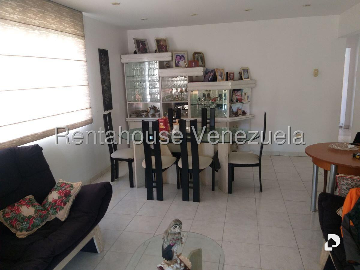 Casa en Los Palos Grandes, Caracas – 25