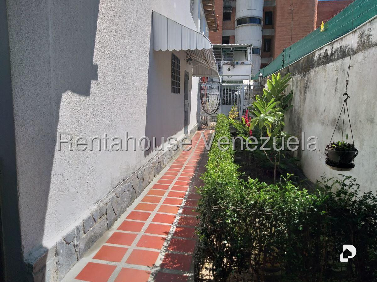 Casa en Los Palos Grandes, Caracas – 22