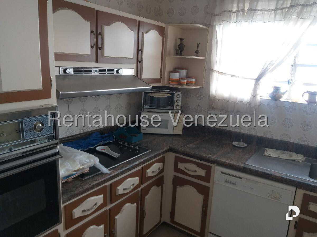 Casa en Los Palos Grandes, Caracas – 11