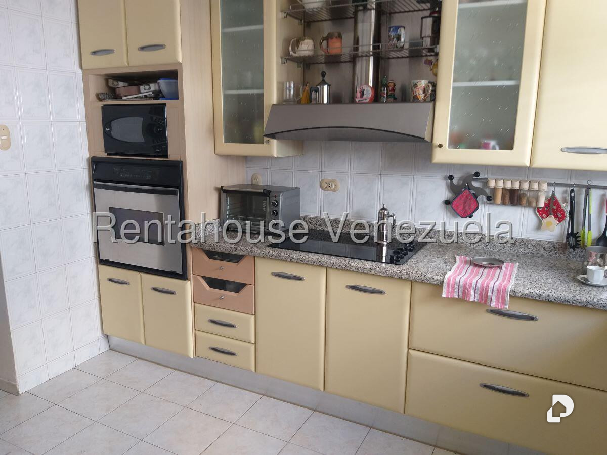 Casa en Los Palos Grandes, Caracas – 28