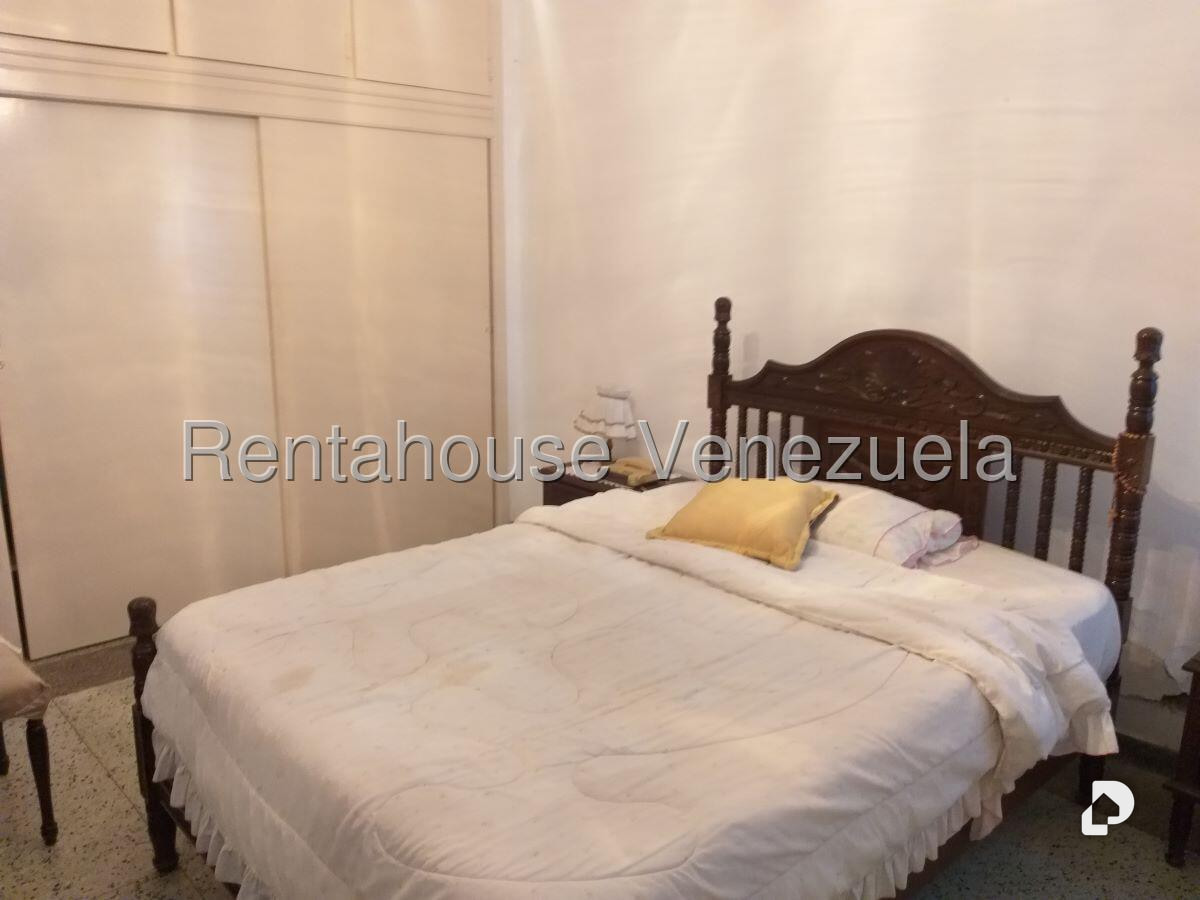 Casa en Los Palos Grandes, Caracas – 15