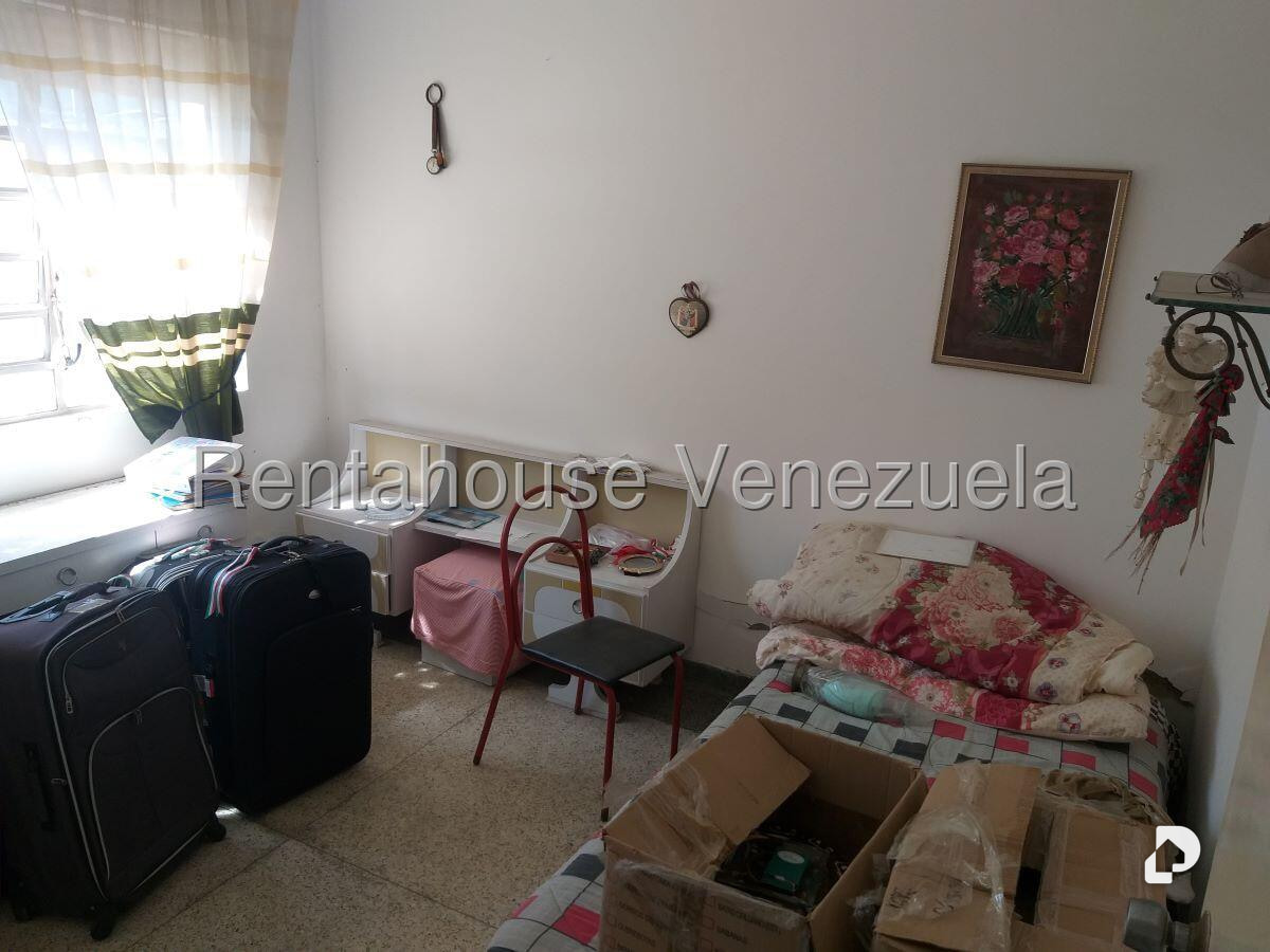 Casa en Los Palos Grandes, Caracas – 19