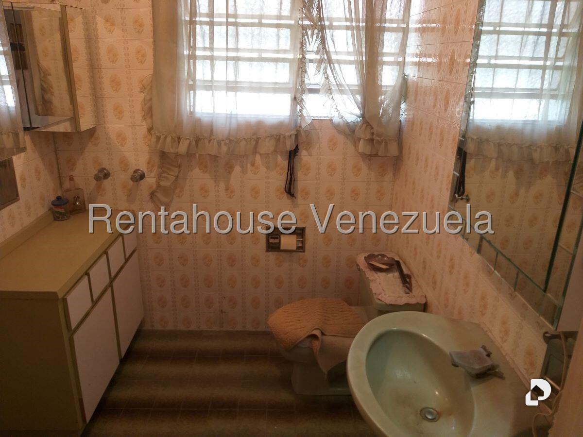 Casa en Los Palos Grandes, Caracas – 17