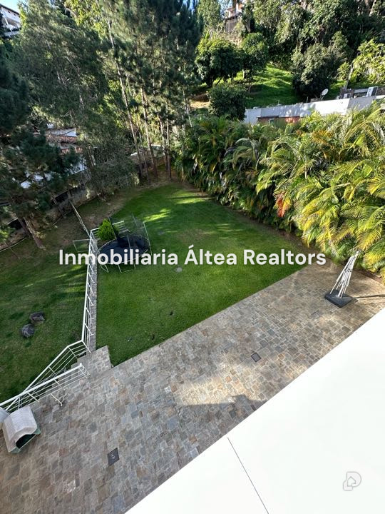 Casa en La Lagunita, Caracas – 13