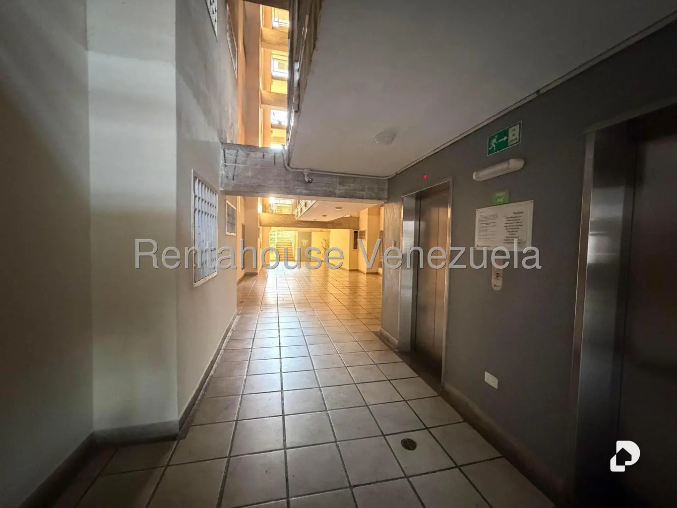 Apartamento en Miravila, Caracas – 9
