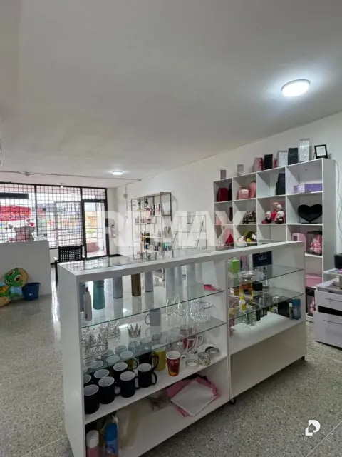 Local comercial en La Trinidad, Maracaibo – 3