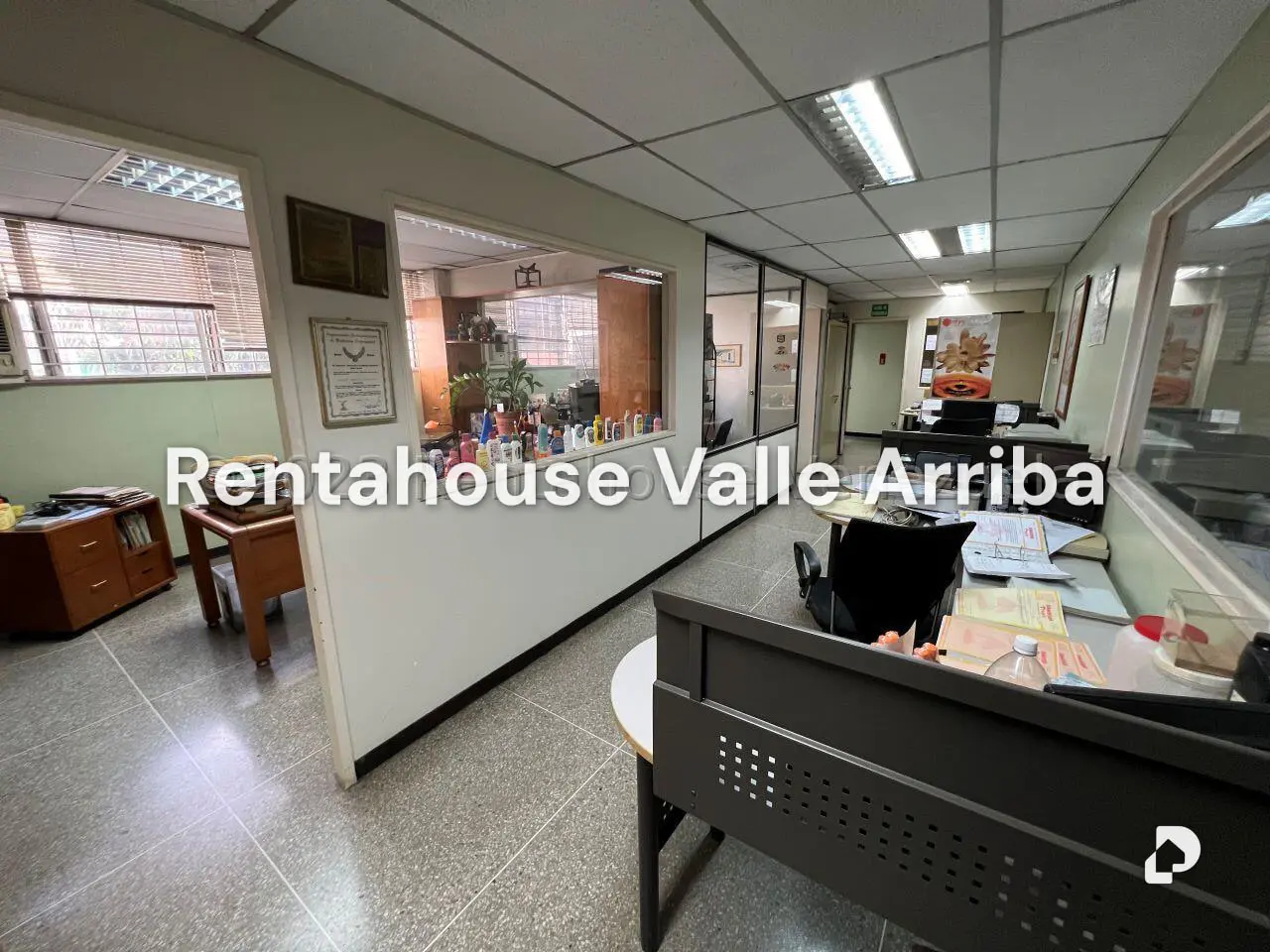 Local comercial en La Urbina, Caracas – 11