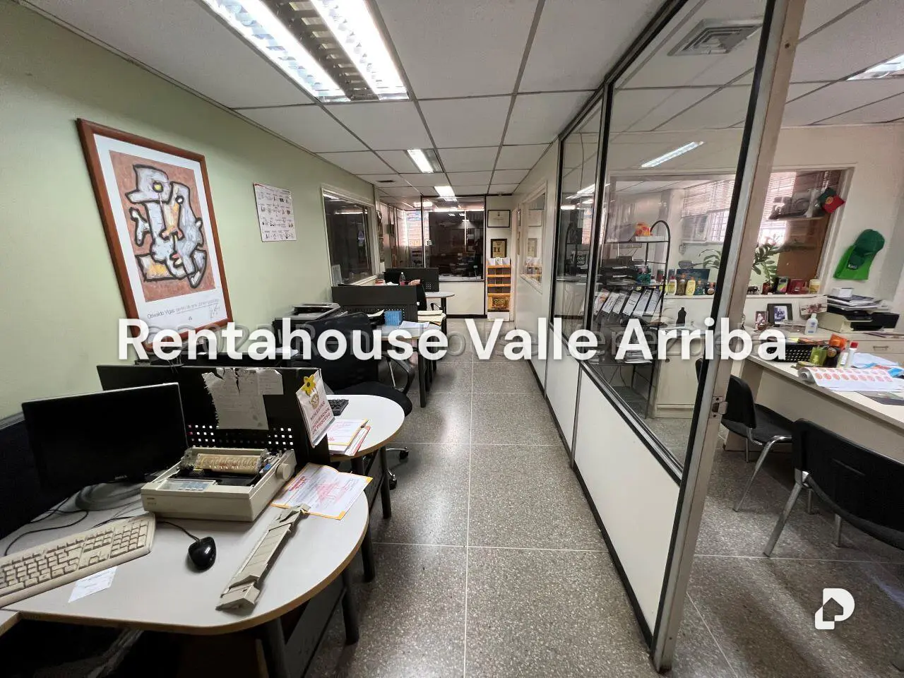 Local comercial en La Urbina, Caracas – 12