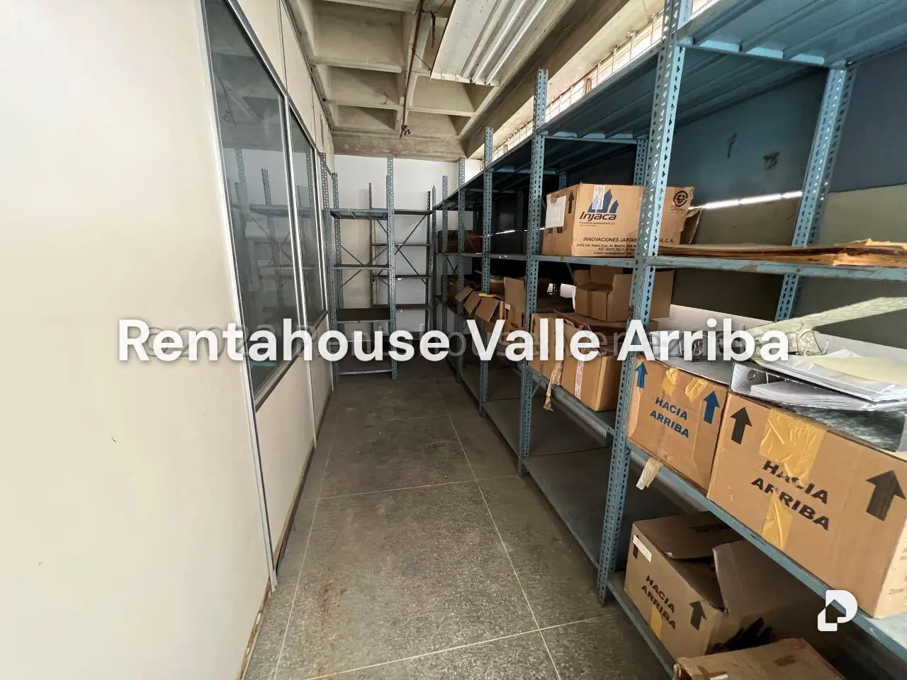 Local comercial en La Urbina, Caracas – 30