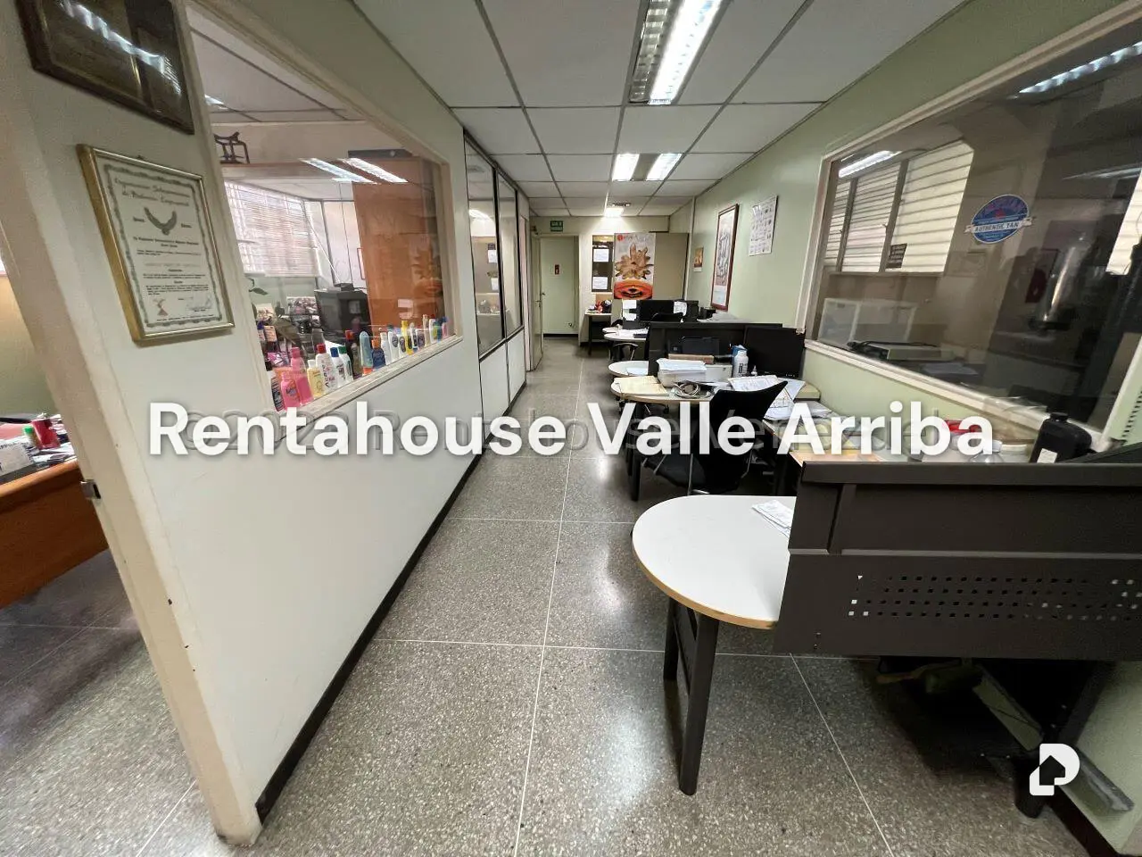 Local comercial en La Urbina, Caracas – 10
