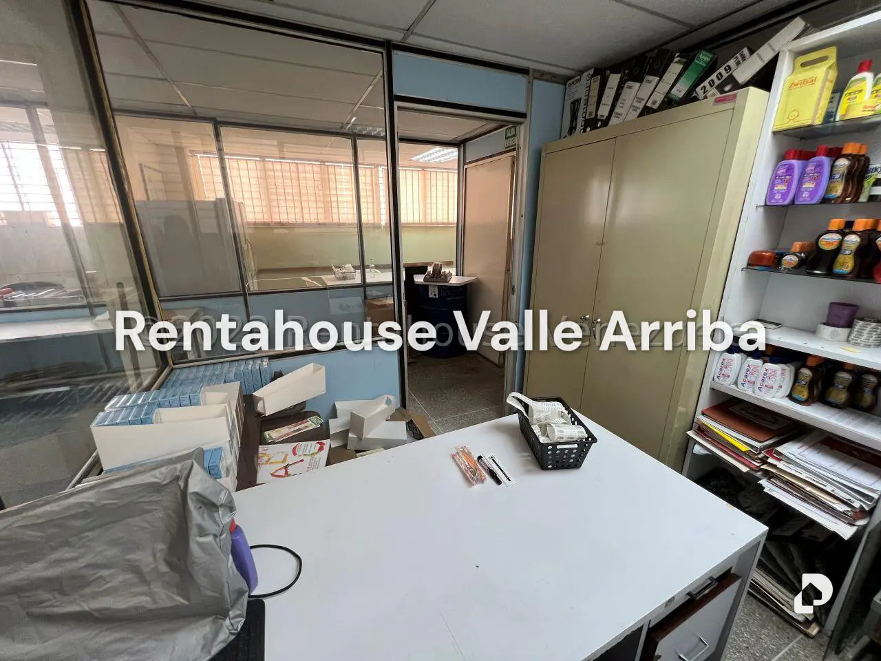 Local comercial en La Urbina, Caracas – 18