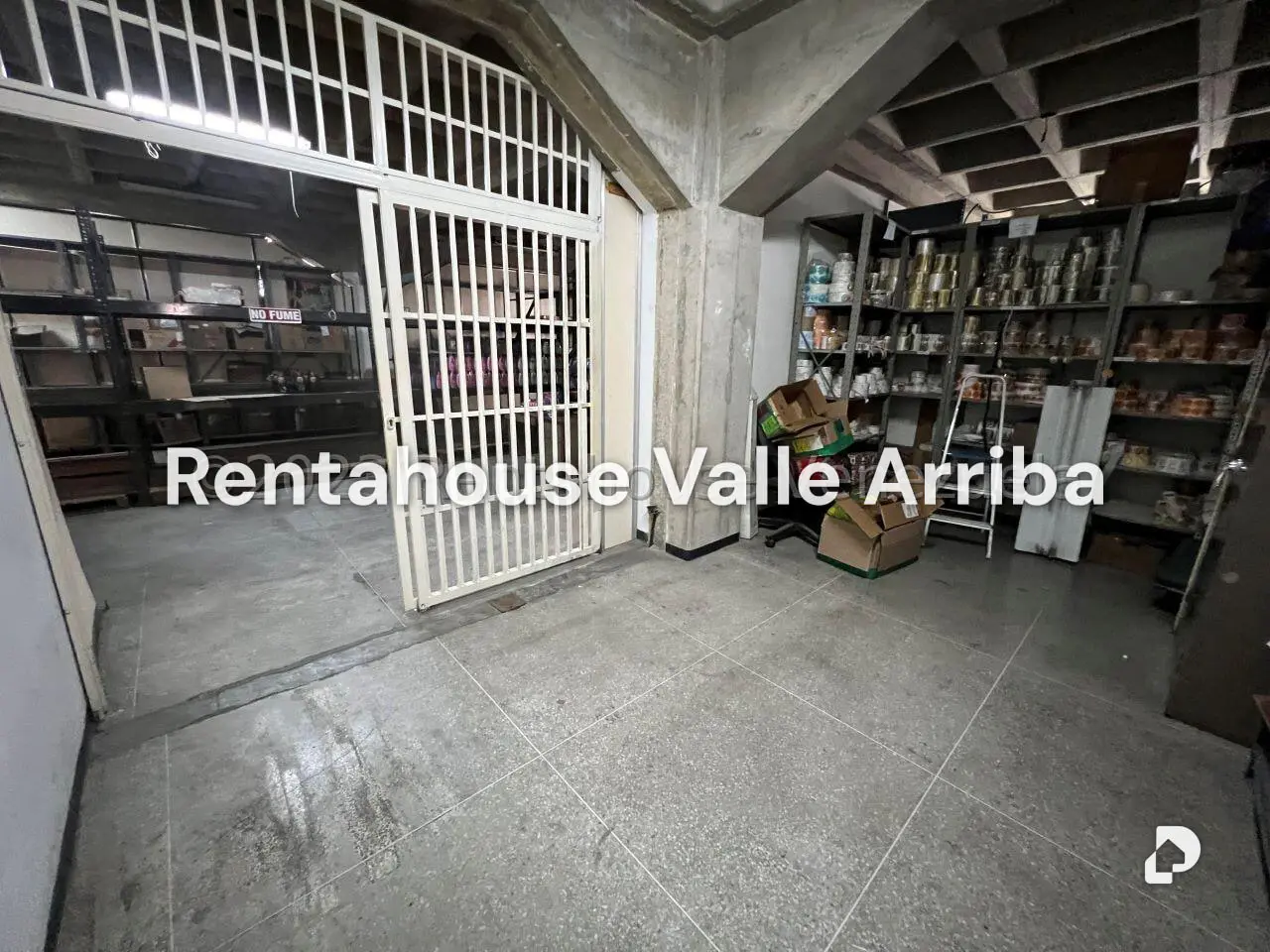 Local comercial en La Urbina, Caracas – 28