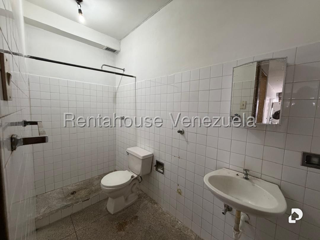 Casa en Catia, Caracas – 28