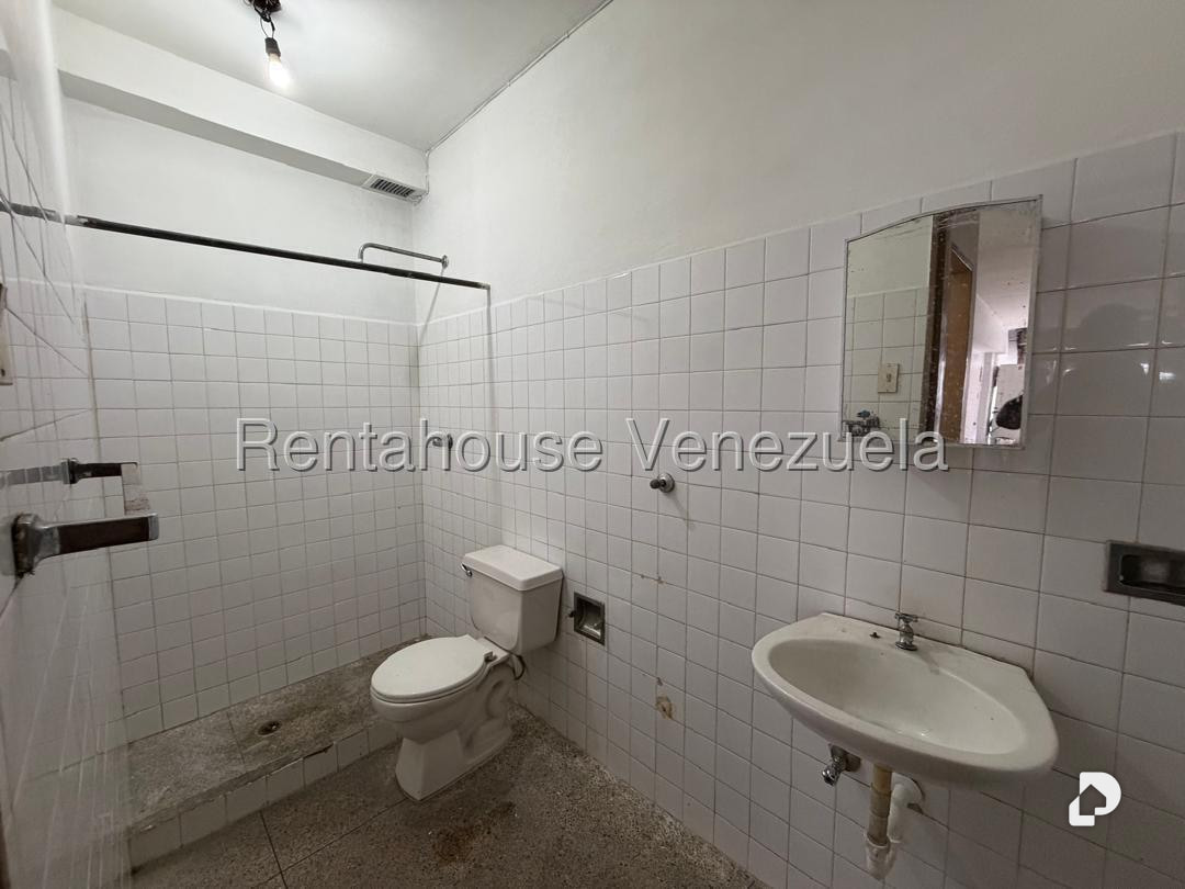 Casa en Catia, Caracas – 27