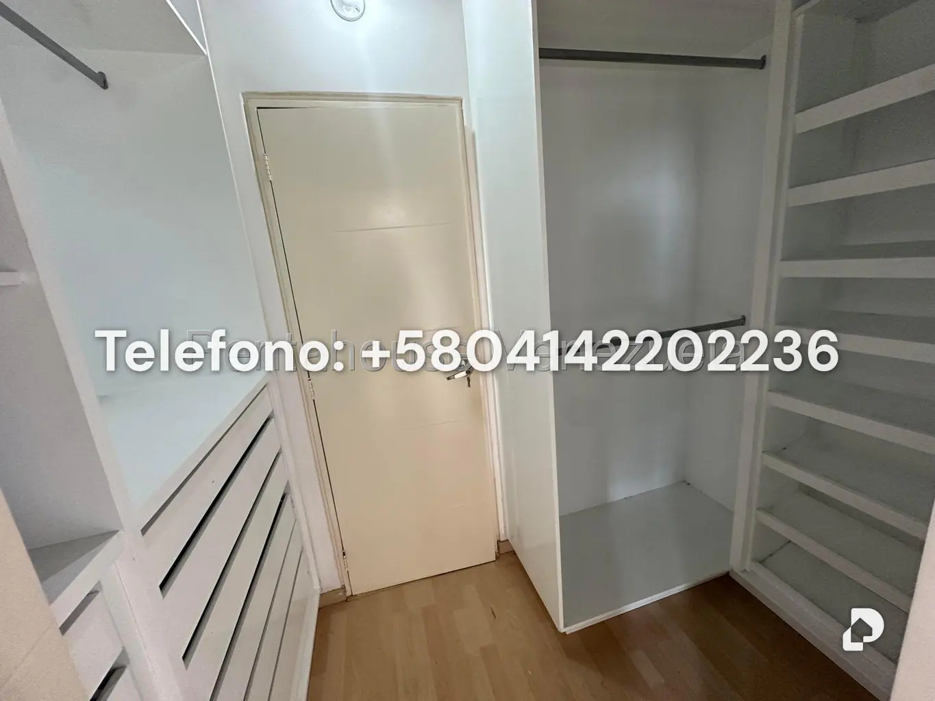 House in Lomas de La Lagunita, Caracas – 32